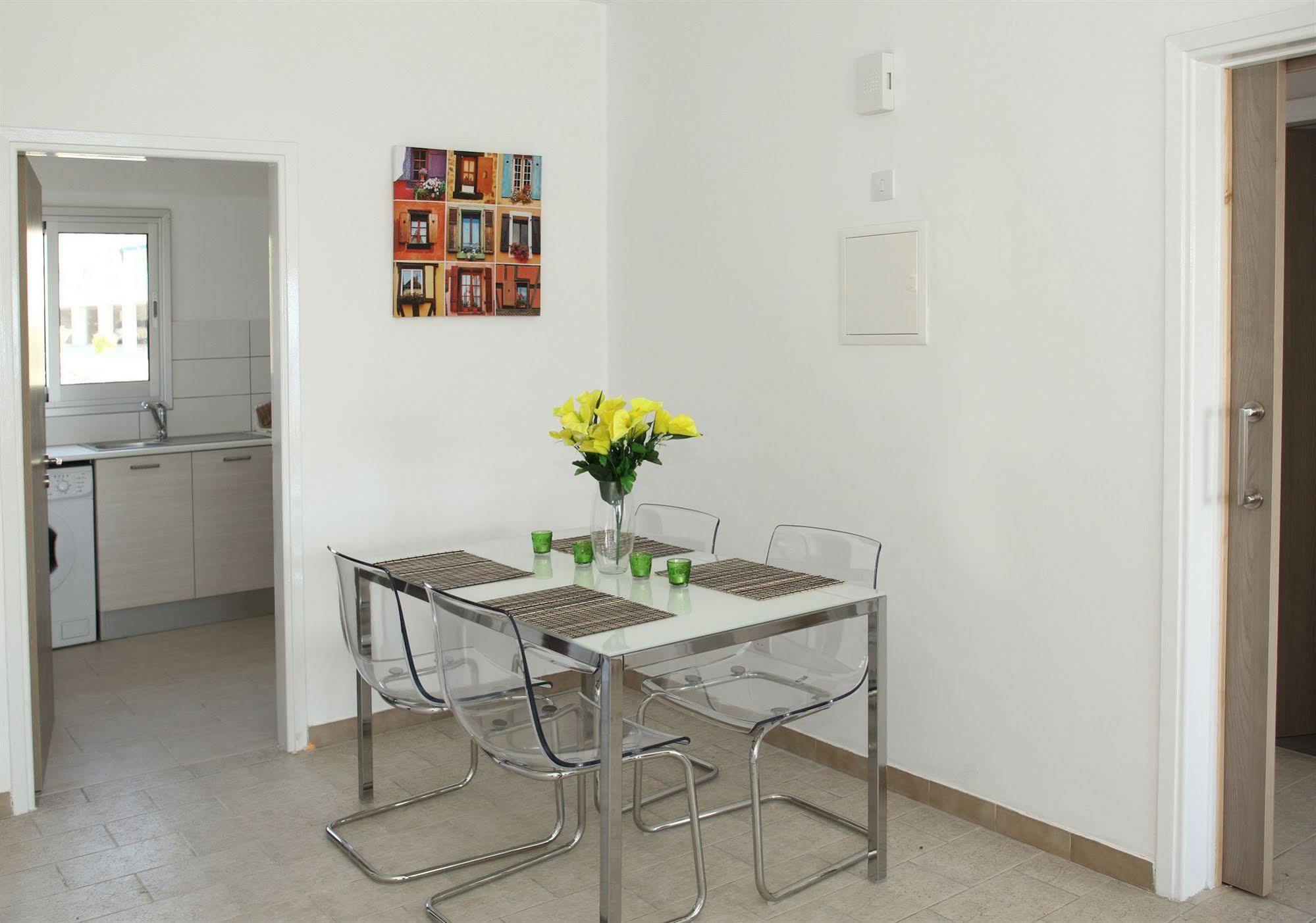 Anemos Apartments Limassol Exterior foto
